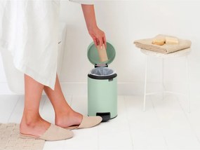 Кош за боклук с педал Brabantia NewIcon 1008835, 3 л, Плавно затваряне, Противоплъзгаща основа, Светлозелен