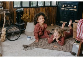 Кремав ръчно изработен памучен детски килим подходящ за пране 140x200 cm Pine Forest – Lorena Canals