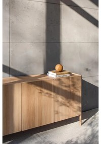 Скрин от масивен дъб в естествен цвят 220x85x42 cm Dvor – Gazzda