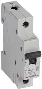 Legrand Автоматичен прекъсвач RX3 1P 32A крива С 6kA  - 419205