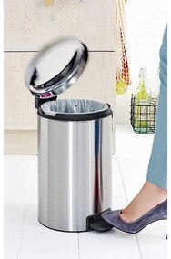 Кош за боклук с педал Brabantia NewIcon 649026, 12 л, Леко затваряне, Противоплъзгаща основа, Матов Инокс