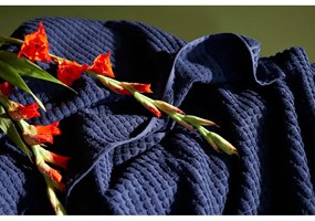 Тъмносиня хавлиена кърпа от органичен памук от тери 70x140 cm Check – JUNA