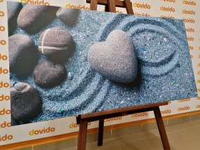 Картина на платно – Сърце от камък на пясъчен фон
