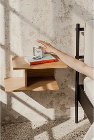 Висящо/с рафтове нощно шкафче от декор от дъб в естествен цвят Tann – noo.ma