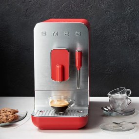 Еспресо машина SMEG Collezione BCC02RDMEU, 1350 W, 19 bar, 1.4 л, 8 функции, Вградена мелачка, Дюза за пара, Червен