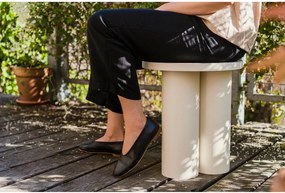 Бежов стол Oly – noo.ma