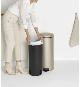 Кош за боклук с педал Brabantia NewIcon 1003209, 30 л, Плавно затваряне, Противоплъзгаща основа, Златен металик