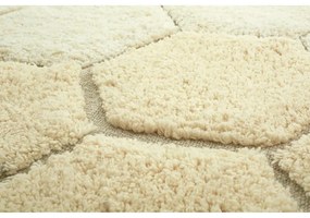 Ръчно изработен памучен кръгъл килим подходящ за пране в цвят жълта охра ø 140 cm Honeycomb Golden – Lorena Canals