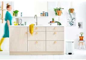 Бяло стоманено кошче за боклук с педал 20 l NewIcon – Brabantia
