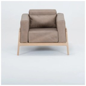 Светлокафяв фотьойл от биволска кожа с масивна дъбова конструкция Fawn - Gazzda