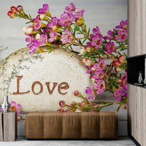 Фототапет – С надпис върху камък Love