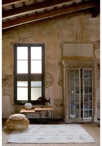 Бежов ръчно изработен памучен килим подходящ за пране 140x200 cm Kaarol Earth – Lorena Canals