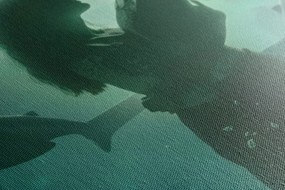 Картина на платно – Прегръдка на жени сред акули