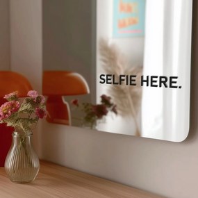 Стикер za огледало S22 – SELFIE HERE.