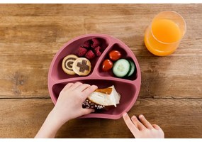 Силиконова детска чиния в тухлен цвят 19x20,5 cm Dusky Pink – Kindsgut