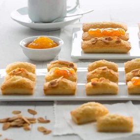 Форма за печене Lekue 1010165, 30x17.5x1.2 см, 315 мл, От -60 до +220C, Платинен силикон, Червен