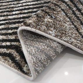 Модерен килим с интересен геометричен модел от повтарящи се диагонални линии Ширина: 80 см | Дължина: 150 см