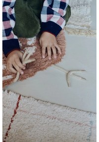 Кафяв ръчно изработен памучен детски килим подходящ за пране 110x100 cm Chicken – Lorena Canals