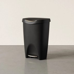 Черно пластмасово кошче за боклук с педал 50 l Brim – Umbra