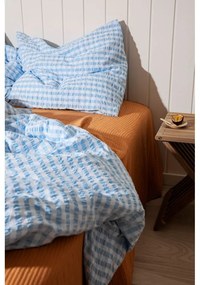 Бяло и светлосиньо удължено крепирано спално бельо за единично легло 140x220 cm Bæk&amp;Bølge - JUNA