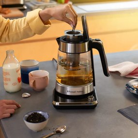Електрическа кана Russell Hobbs Attentiv 26200-70, 3000W, 1.7 l, Инфузер, Температурен контрол, Таймер, Инокс/черен