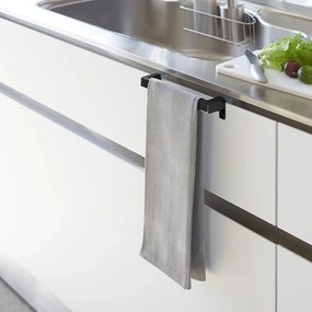 Черен висящ държач за кухненска кърпа Tower – YAMAZAKI