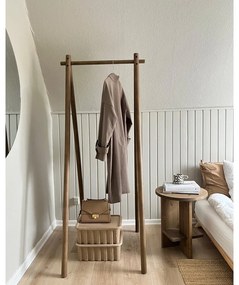 Кафяв шкаф за дрехи от борова дървесина Hongi - Karup Design