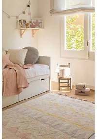 Розов и кремав ръчно изработен памучен детски килим подходящ за пране 140x200 cm Azteca Vintage Nude – Lorena Canals