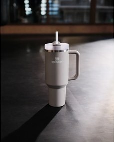 Светлосив термос със сламка от неръждаема стомана 890 ml Quencher H2.O FlowState™ Tumbler Ash – Stanley