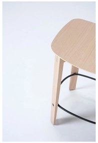 Бар стол от масивен дъб в естествен цвят (височина на седалката 65 cm) Nora – Gazzda