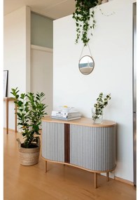 Нисък скрин с дъбов декор в сиво-натурален цвят с плъзгащи се врати 100x67 cm Audacious - UMAGE