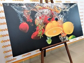 Картина на платно – Падане на плодове във вода