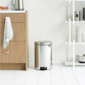 Кош за боклук с педал Brabantia NewIcon 649040, 20 л, Плавно затваряне, Противоплъзгаща основа, Инокс