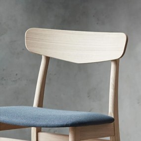 Трапезни столове от дъб Findahl на Hammel Mosbol - Hammel Furniture