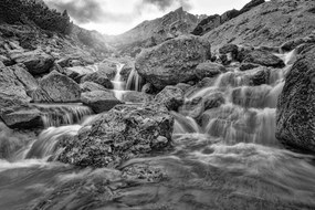 Самозалепващ тапет – Черно-бели високопланински водопади