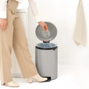 Кош за боклук с педал Brabantia NewIcon 1010441, 20 л, Плавно затваряне, Противоплъзгаща основа, Светлосив