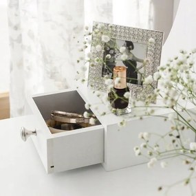 Тоалетка с голямо чекмедже