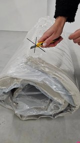 Кафяв компресиран разтегателен диван с размери 200 x 80 cm