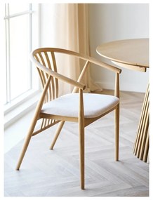 Трапезен стол с подлакътници от масивен дъб в естествен цвят Agustin – House Nordic