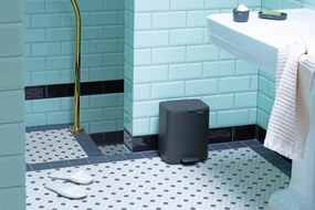 Кош за боклук Brabantia Bo Pedal 1010132, 7 л, Плавно затваряне, Гумирана основа, Минерално покритие, Тъмносив