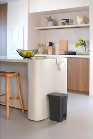 Кош за боклук с педал Brabantia StepUp 1008479, 16 л, Екологични материали, Голям отвор, Тъмносив