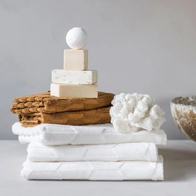 Кремава памучна кърпа за баня 70x133 cm Geo - Mette Ditmer Denmark