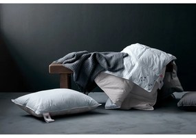 Възглавница с пух 50x70 cm Capella High – Universe of Sleeping