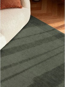 Тъмнозелен ръчно изработен килим със смес от вълна 160x230 cm Kari – Villeroy&amp;Boch