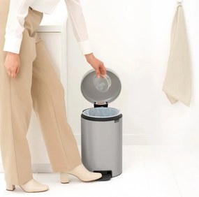 Кош за боклук с педал Brabantia NewIcon 1010440, 12 л, Плавно затваряне, Противоплъзгаща основа, Светлосив