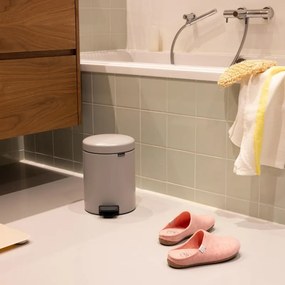 Кош за боклук с педал Brabantia NewIcon 1010434, 5 л, Леко затваряне, Противоплъзгаща основа, Светлосив