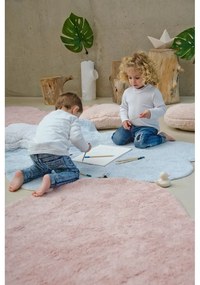 Розов ръчно изработен памучен детски килим подходящ за пране 160x180 cm Puffy Love – Lorena Canals