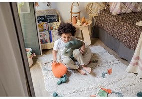 Кремаво памучно детско килимче за игра 120x160 cm Veggie Garden – Lorena Canals