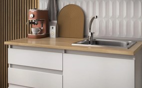 Кухня с включен термоплот Стиви