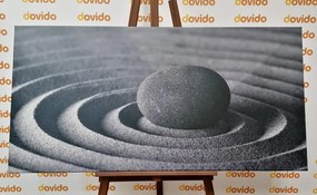 Картина на платно – Медитиращ камък в черно-бяло